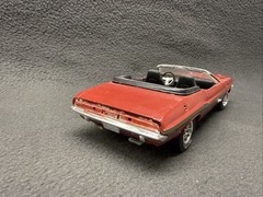 AMT ’70 Challenger R/T Convertible Model 1/25 Built Muscle Car Dodge Mopar 440