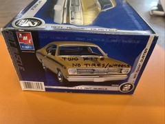 AMT ERTL 1971 Plymouth Duster 1/25 Scale Kit 38456 Open Box *EXTRA BODY*
