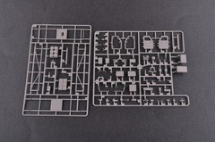 Trumpeter 1/35 01047 M270/A1 Multiple Launch Rocket System Finland/Netherlands