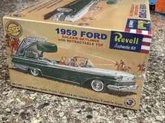 REVELL 1959 FORD GALAXIE SKYLINER CONVERT FACTORY SEALED KIT! CIRCA 2010! VMCP!