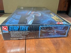 AMT – #8790 – Star Trek – Cut-Away U.S.S. Enterprise NCC-1701 – Model – NEW/MINT