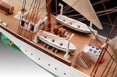 Gorch Fock Plastic Model Kit – 1:350 Scale, 75 Pieces for Crafting Delights