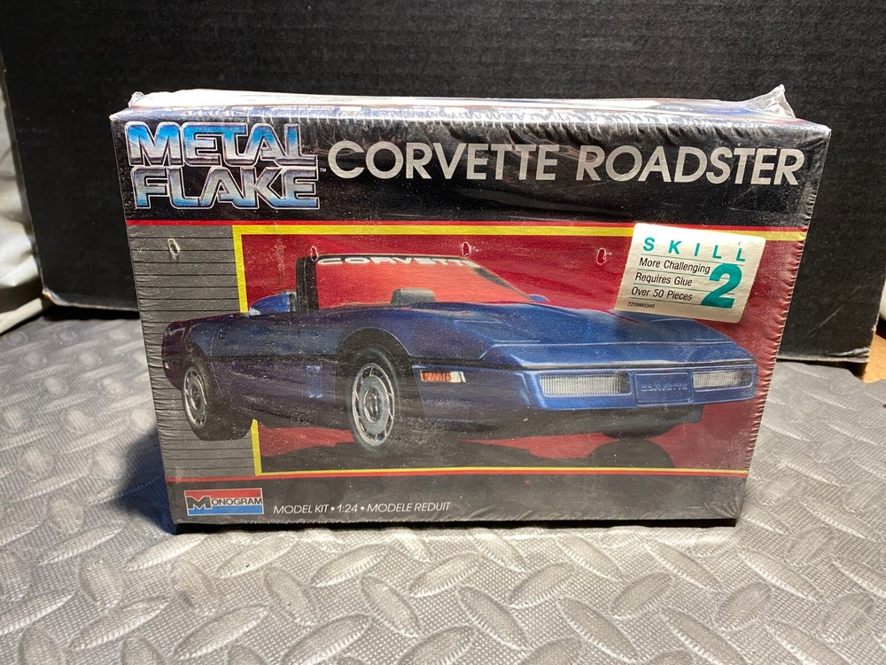 1:24 MONOGRAM MODEL KIT METAL FLAKE C4 CORVETTE ROADSTER (FACTORY SEALED) SKILL2