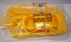 DONOR 1983-1986 NASCAR FORD THUNDERBIRD STOCK CAR KIT – YELLOW- MONOGRAM 1/24
