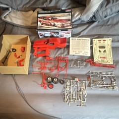 Monogram Budweiser King Ford Tempo Funny Car 1:24 Kenny Bernstein Kit 2726