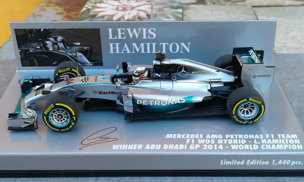 1/43 MINICHAMPS MERCEDES AMG PETRONAS F1 Team Hamilton,world champion2014 !!