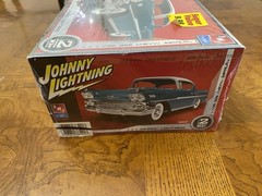 1958 Chevy Impala & 1969 Dodge Charger Johnny Lightning AMT/Ertl 1:25 Model Kits