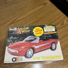 Revell 1:25 New 2000 Ford Thunderbird Convertible Snap Together Model Kit NOS