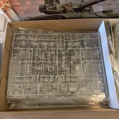 Trumpeter 1:35 Russian T-14 Armata MBT Tank Model Kit, Unassembled