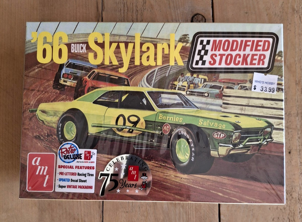 AMT 1966 Buick Skylark Modified Stocker 1/25 AMT1398 Plastics Car