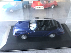 1/43 MINICHAMPS PORSCHE 911 (930) 1980 coupe, blue cobalt ,rare, mint, ++ !