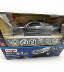 Maisto 1/24 Die-cast Model Kit Assembly Line Chrysler ME Four Twelve Concept Car