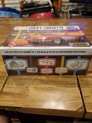 AMT 1957 Chevy Corvette Street Machine 1/25 Model Kit AMT1498