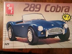 AMT Ertl 1/25 Scale 64′ Ford Shelby Cobra 289 Roadster New Open Box, Sealed Bags