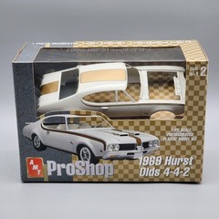 AMT 1/25 Pro Shop 1969 Hurst Olds 4-4-2 Parts Kit Bash Painted Wheel Hubs
