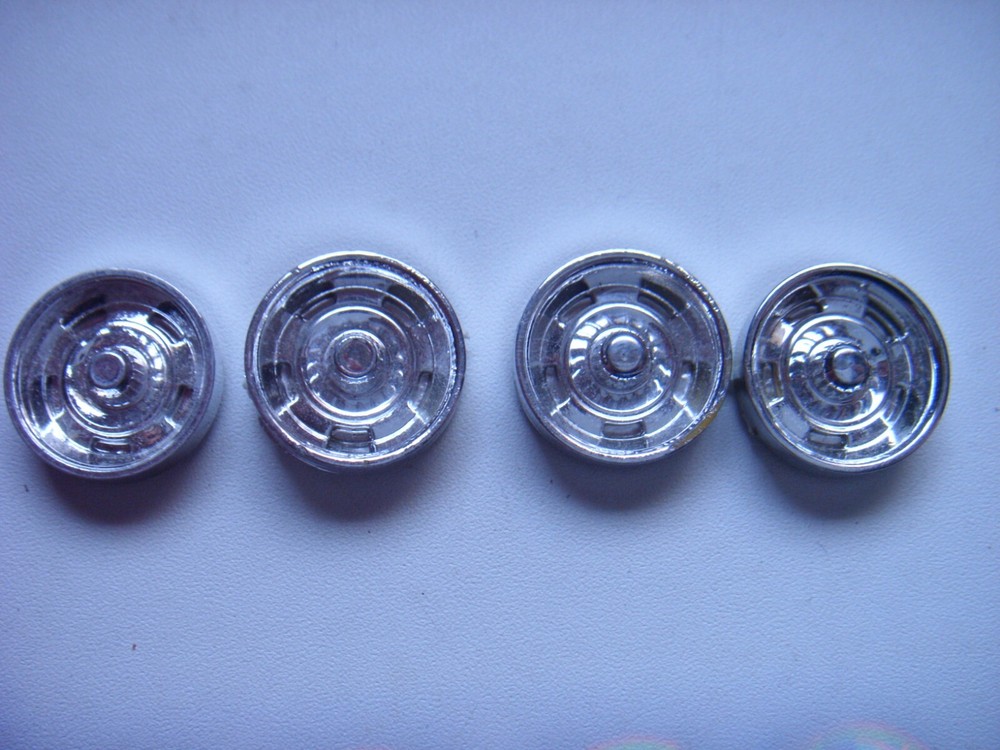Vintage 1/25 scale mpc 7106 7406 7506 7505 7606 corvette rally wheel hub caps