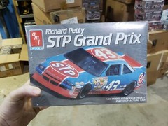 New AMT #43 Richard Petty’s STP Grand Prix Model Kit 6728