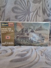 Hasegawa Plastic Model 8 Ton HALF TRACK QUADRUPLE 20m/m AA Sd.Kfz. 7/1 -1 /72