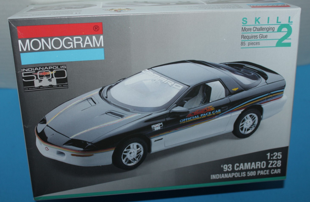 1993 CHEVY CAMARO Z-28 Indy Pace Car 1:25scale model kit MONOGRAM #2964 vintage
