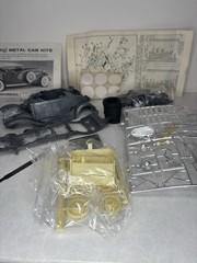 Vintage Hubley Metal Model Kit 1932 Chevrolet ROADSTER #682K-350 -Open Box