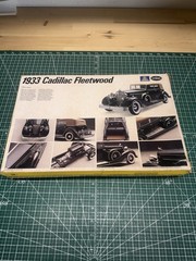 Italari 1:24 Scale 1933 Cadillac Fleetwood V-16 New Open Box