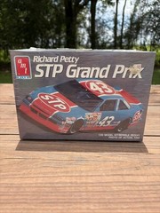AMT ERTL Richard Petty #43 STP Grand Prix 1/25 Scale Model Kit #6728 New Sealed