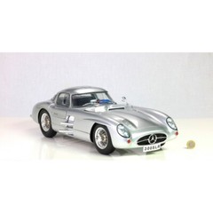 Le Grand #LE102 1/8 MERCEDES-BENZ 300 SLR UHLENHAUT COUPE