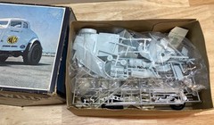 AMT ‘33 Willys 1/25 Scale Customizing Kit “OH George” Montgomery National Record
