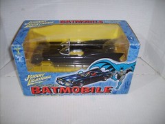 JOHNNY LIGHTNING POLAR LIGHTS 1:24 DIECAST 1960S COMIC BOOK BATMOBILE NEW/SEALED