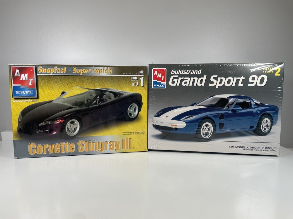 AMT ERTL Guldstrand Grand Sport 90 and Corvette Stingray III Snapfast 1:25 BUNDL