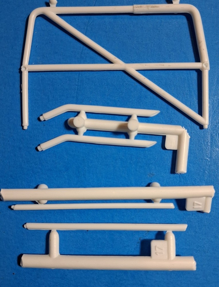 64 DODGE 330 COLOR ME GONE – ROLL BAR – LINDBERG – MODEL CAR KIT PARTS LOT