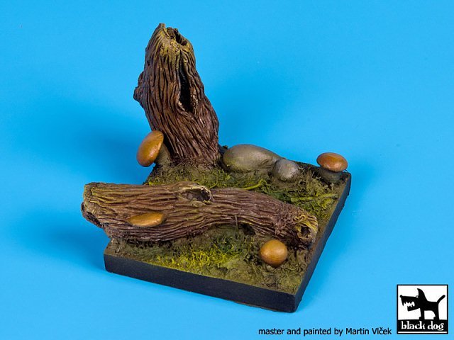 Black Dog (No Scale) Mushrooms Fantasy Vignette Diorama Base (50mm x 50mm) FD003