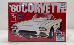 AMT 1960 Chevrolet Corvette Model Kit 1/25 Scale Retro Deluxe Street Rods Sealed