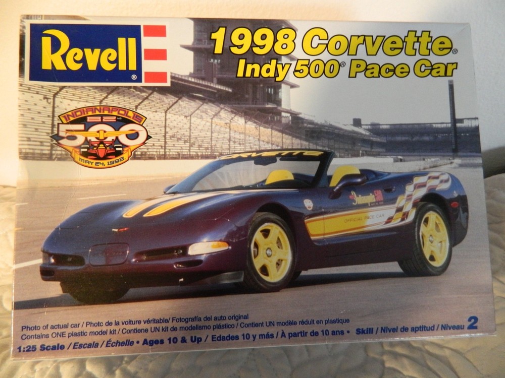 Revell 1998 Corvette Indy 500 Pace Car