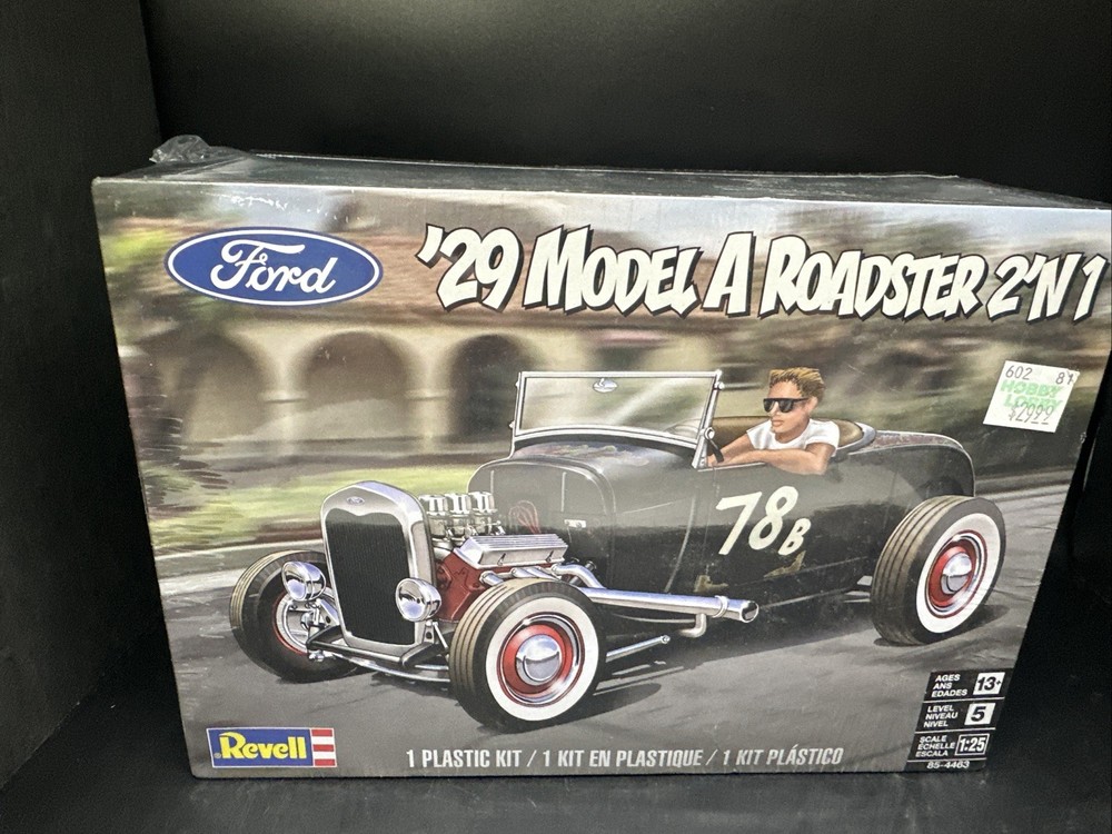 1929 29 FORD Model A Roadster REVELL 1/25 Scale 2 in 1 Plastic Kit Lvl 5 Sealed