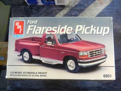AMT ERTL 1992 Ford F-150 Flareside Pickup 1:25th Model Kit *NICE* open kit