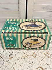 Vintage 1925 Model T Ford 1:25 Model Kit AMT Corporation 1960s Appears Complete