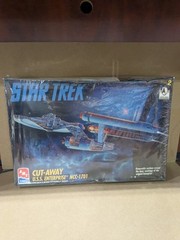AMT – #8790 – Star Trek – Cut-Away U.S.S. Enterprise NCC-1701 – Model – NEW/MINT