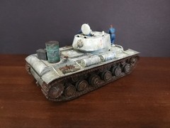 1/35 Built Soviet Russian KV-1 Tank Winter WWII with 2 Crew Figures
