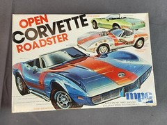 MPC OPEN CORVETTE ROADSTER Stock/Street Rod/Drag Racing SEALED MODEL KIT 1-7506