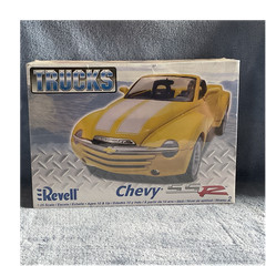 Revell Chevy SSR 1:25 Hot Rod Plastic Model Kit 85-7206
