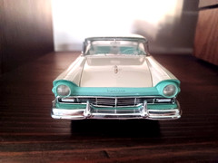 1957 FORD FAIRLANE 500 BUILT MODEL KIT 1/25