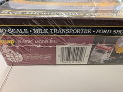 Lindberg SnapFit 1/87 HO Scale Ford CL-9000 Truck Milk Dairy Tanker Transporter