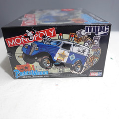 MPC Model Kit Monopoly Paddy Wagon 1933 Willys Panel Van 1/25 Scale
