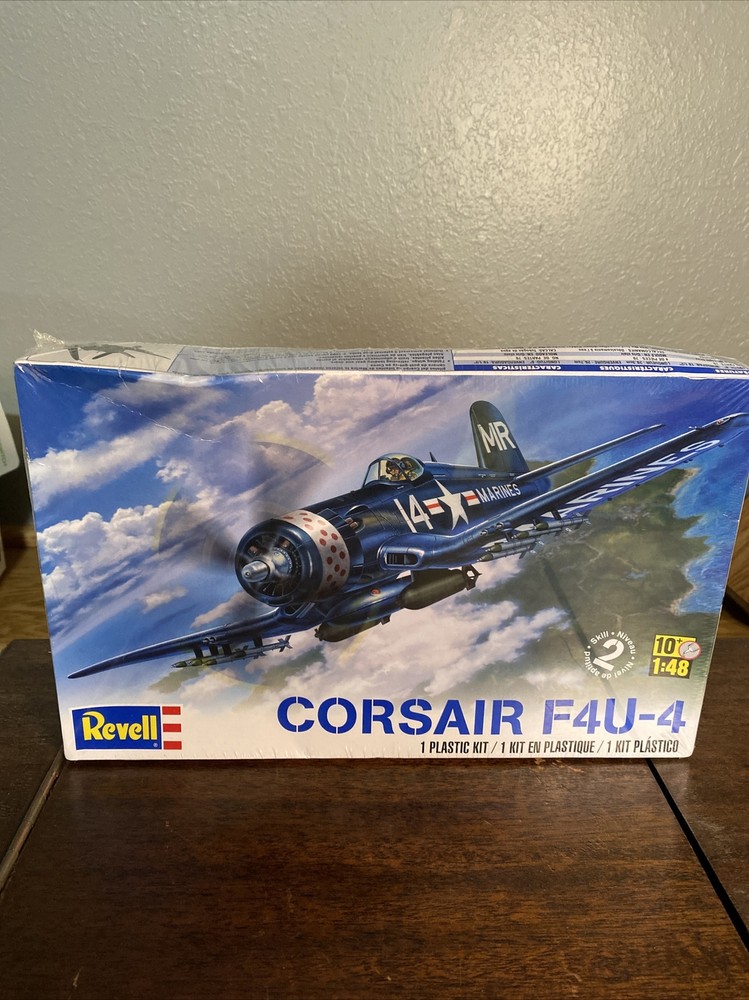REVELL F 4U-4 CORSAIR AIRPLANE MODEL KIT aircraft 1:48 Scale 
