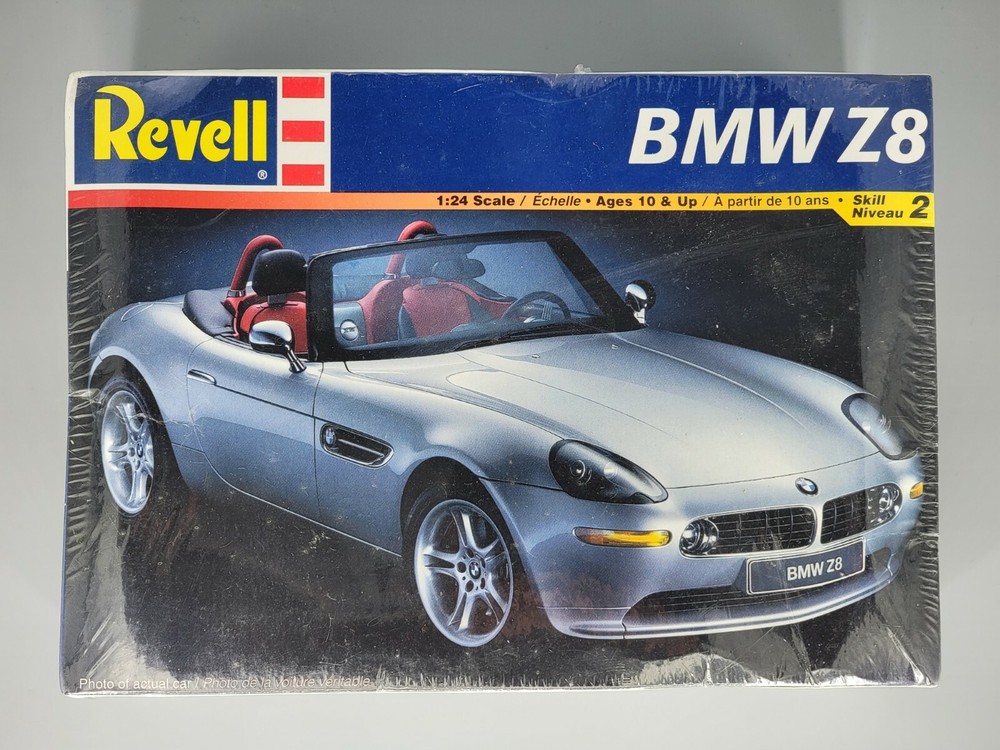 Revell BMW Z8 #85-2332 Plastic Model Kit – Body Molded in White SEALED (BOX DMG)