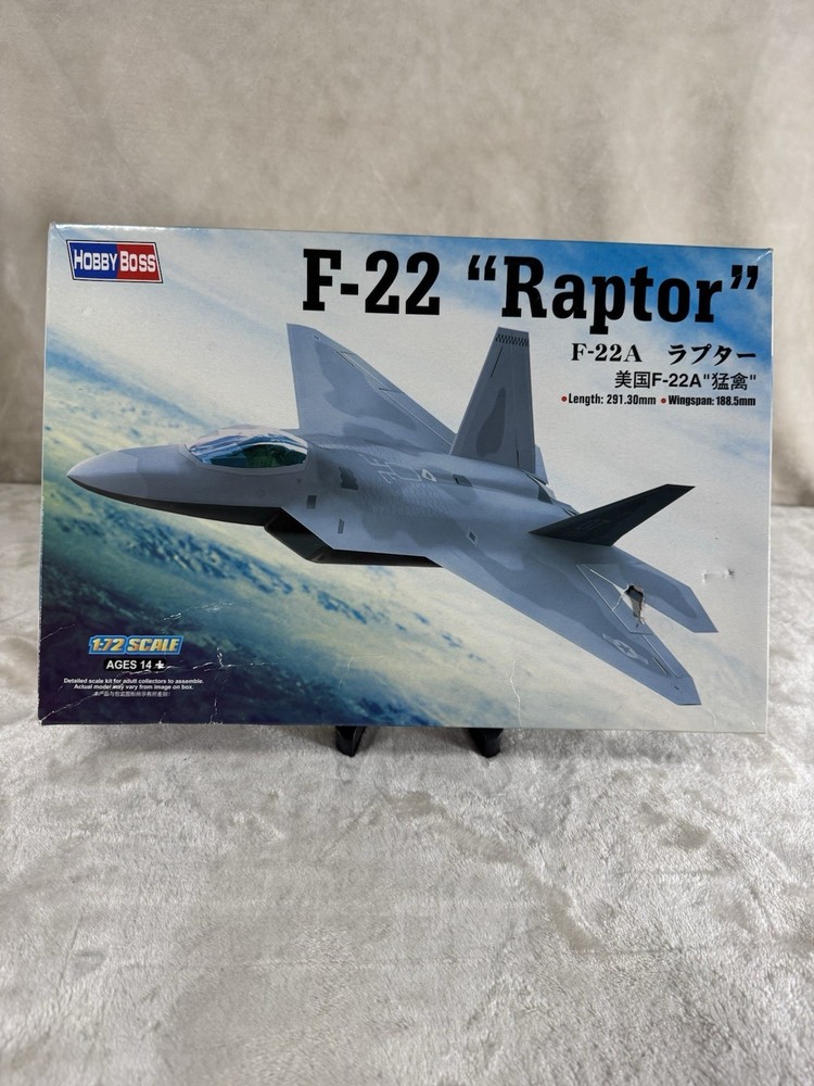Hobbyboss 1/72 80210 Scale F-22A Raptor Model Kit-A New Sealed