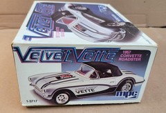MPC Velvet Vette 1957 Corvette Roadster Most Parts Sealed ’81 Issued 1:25 Kit