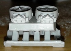 FABResinworks 24823 FORD High Rise Tunnel Ram Intake w/2; 4BBL Carbs 1/25 Scale