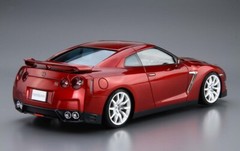 Aoshima 1/24 The Model Car Kit Nissan GT-R R35 Pure Edition ’14 w/Engine Parts